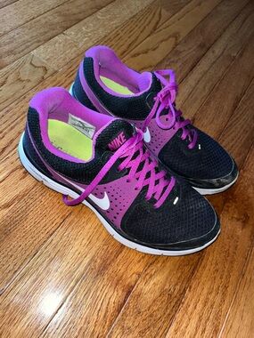 Nike Women’s Black and Bright Purple Athletic Sneakers